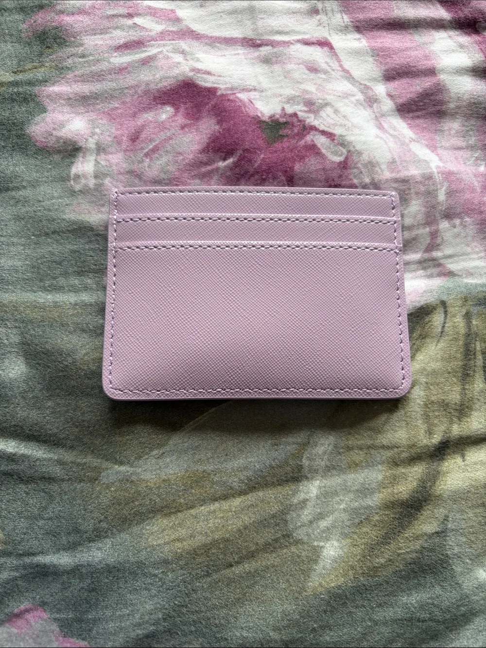 Marc Jacobs Lavender Saffiano Leather Card Holder with Gold Logo